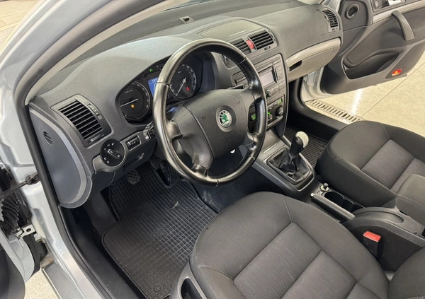 Skoda Octavia cena 15900 przebieg: 221400, rok produkcji 2008 z Sieradz małe 191